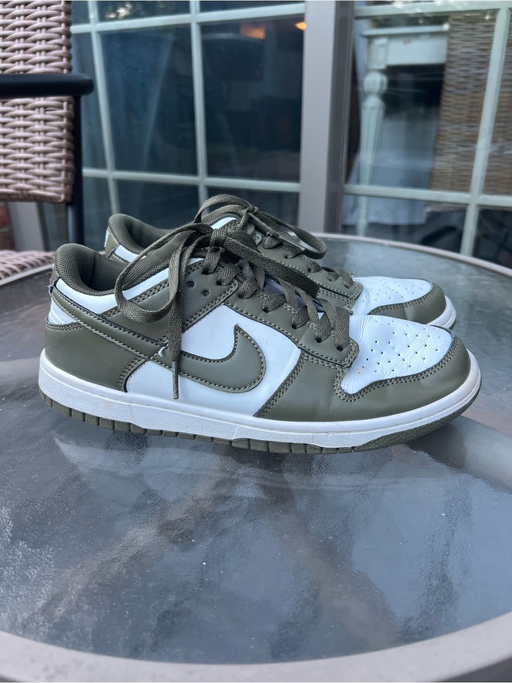 Nike Men’s Low-Top Sneakers - Olive/White